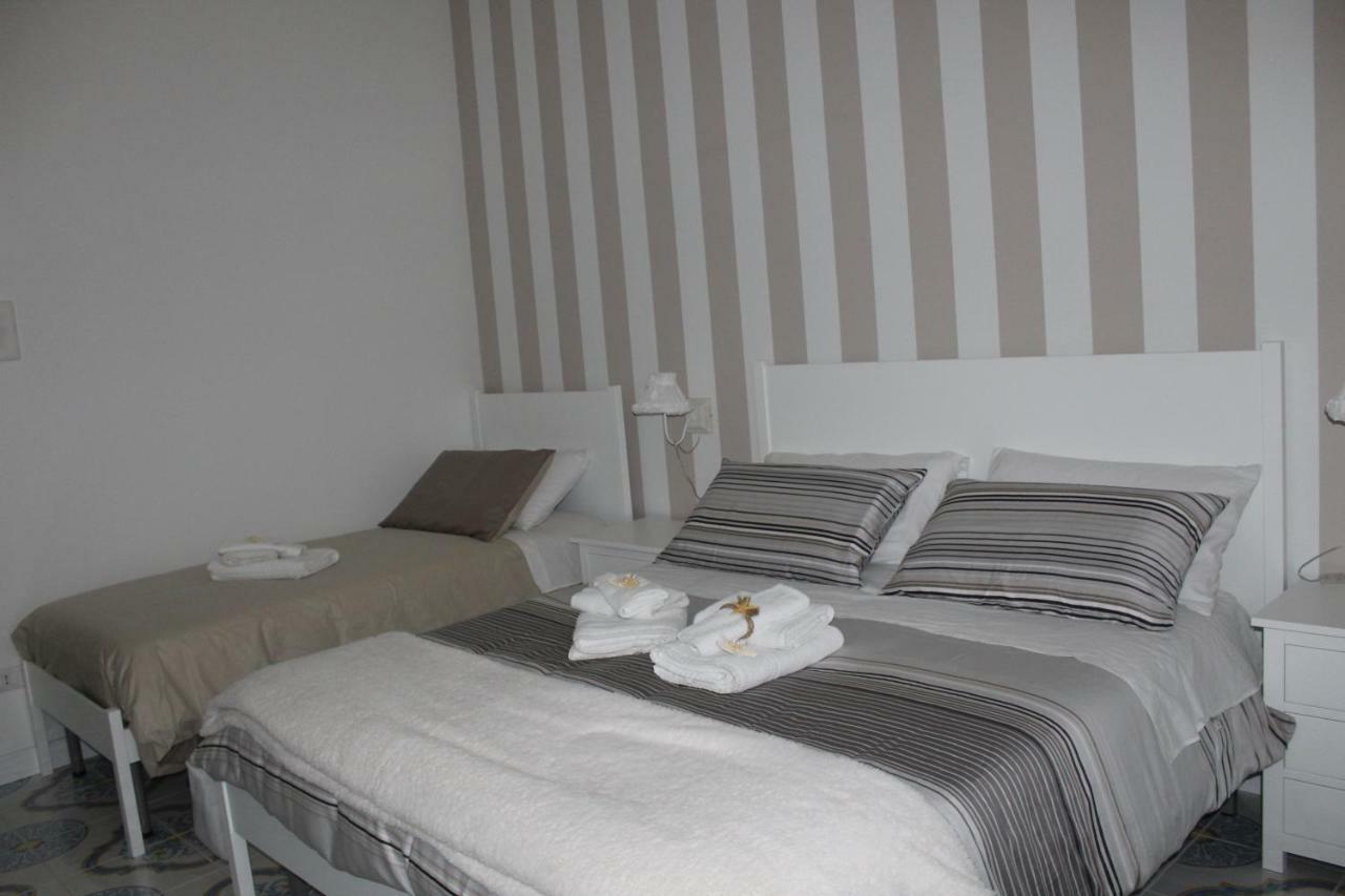 Il Giardino Dei Glicini Bed & Breakfast Ercolano Exterior photo